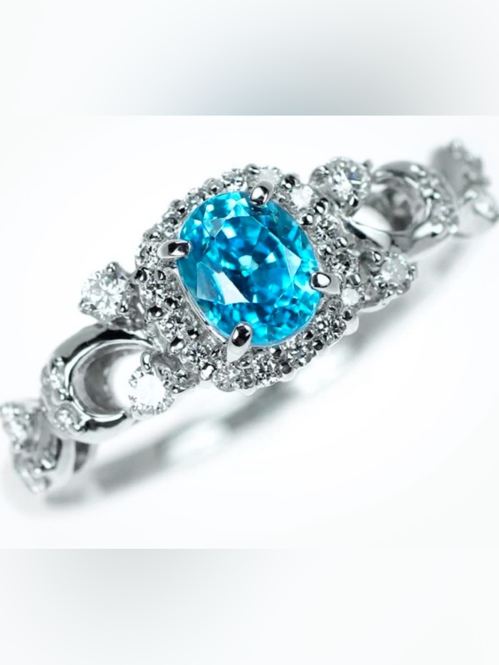 Rare high end solid platinum genuine diamond/genuine blue zircon ring $3200